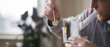 how-to-dab-cannabis-concentrates