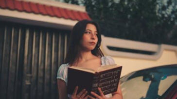 Exploring Cannabis Knowledge Through Virtual Reality