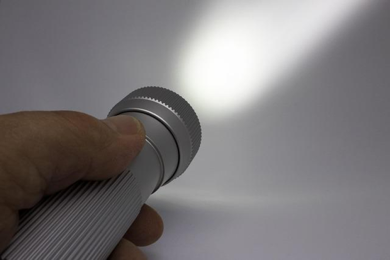 Shedding Light: Comparing LED and HPS for Cannabis Cultivation