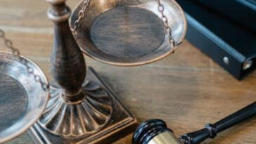 Navigating the Legal Maze: Cannabis Business Challenges